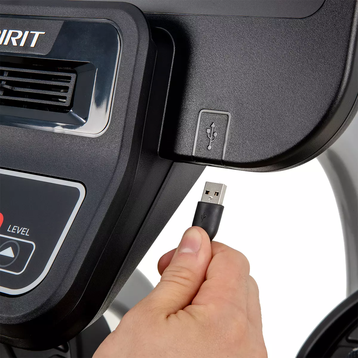 USB hleðslutengi á Spirit CRS800S+ fjölþjálfa USB hleðslutengi á Spirit CRS800S+ fjölþjálfa