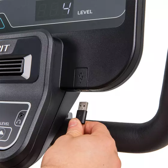 USB hleðslutengi á Spirit CR800+ þrekhjóli USB hleðslutengi á Spirit CR800+ þrekhjóli